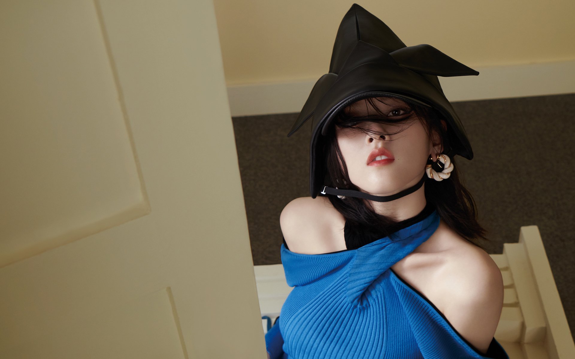 巨型水上剧场漂浮表演，视觉与运动的双重享受，水上浮尸