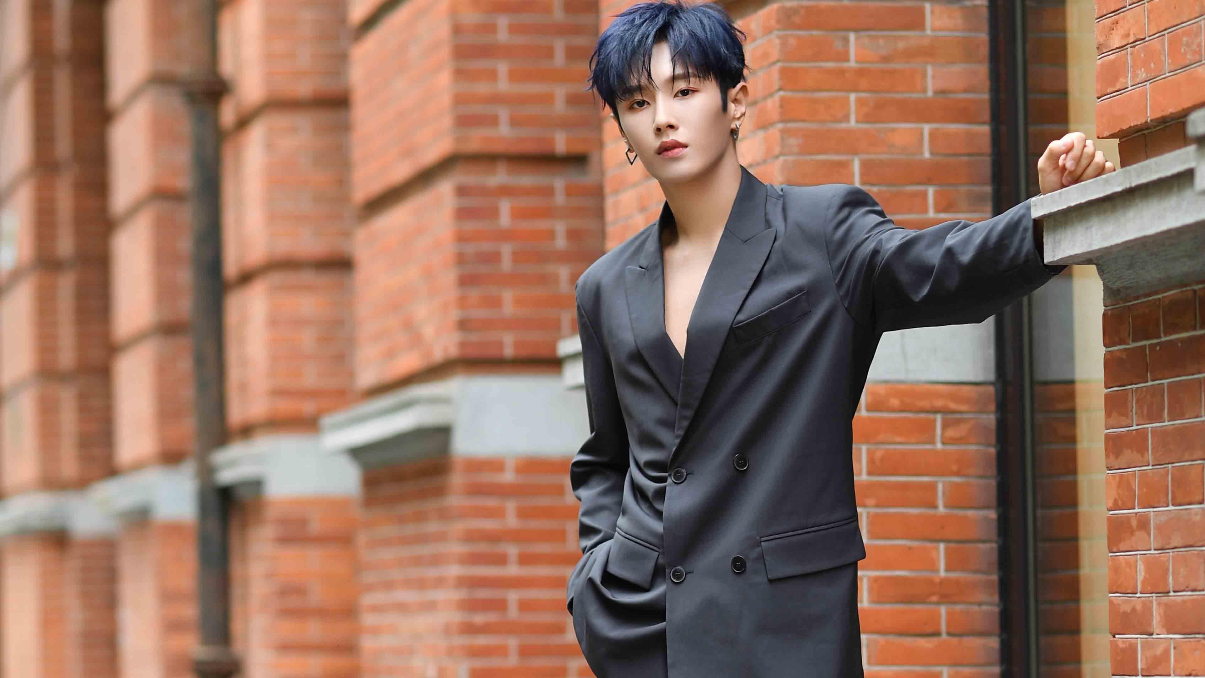 球场“铁血防线”:最难攻破的防守阵容盘点,铁血防守vs极致进攻