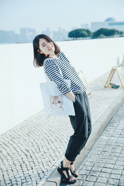 强者胜出：比赛中诞生出不少顶尖的豪强，强者出征后面一句